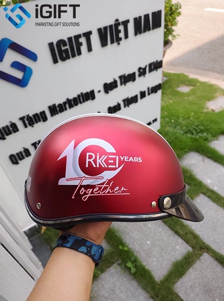 Mũ Bảo Hiểm In Ấn Logo Rikkei Soft Quà tặng công nghệ doanh nghiệp