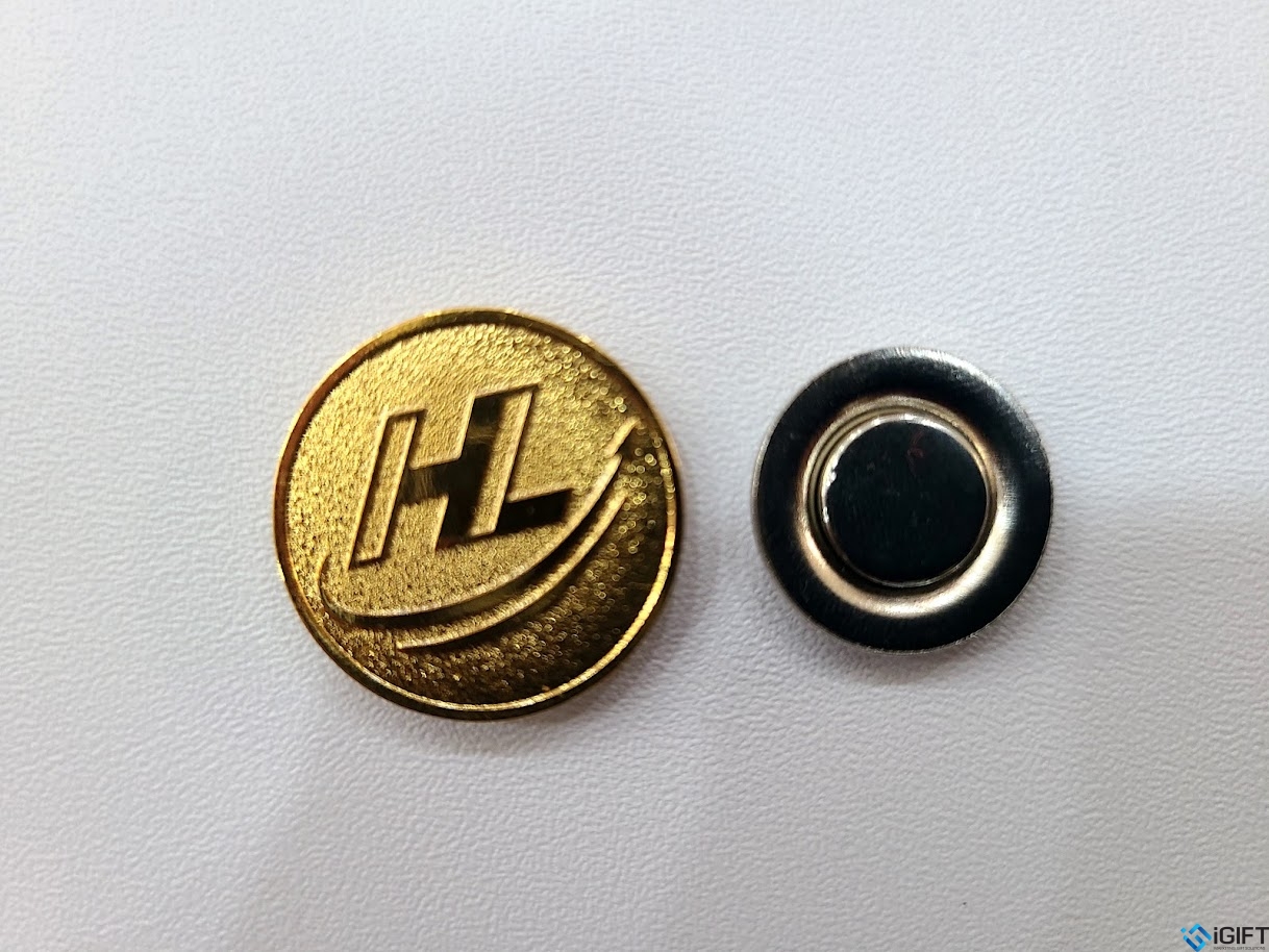 Huy hiệu cài áo mạ vàng 24k logo HL Quà tặng công nghệ doanh nghiệp