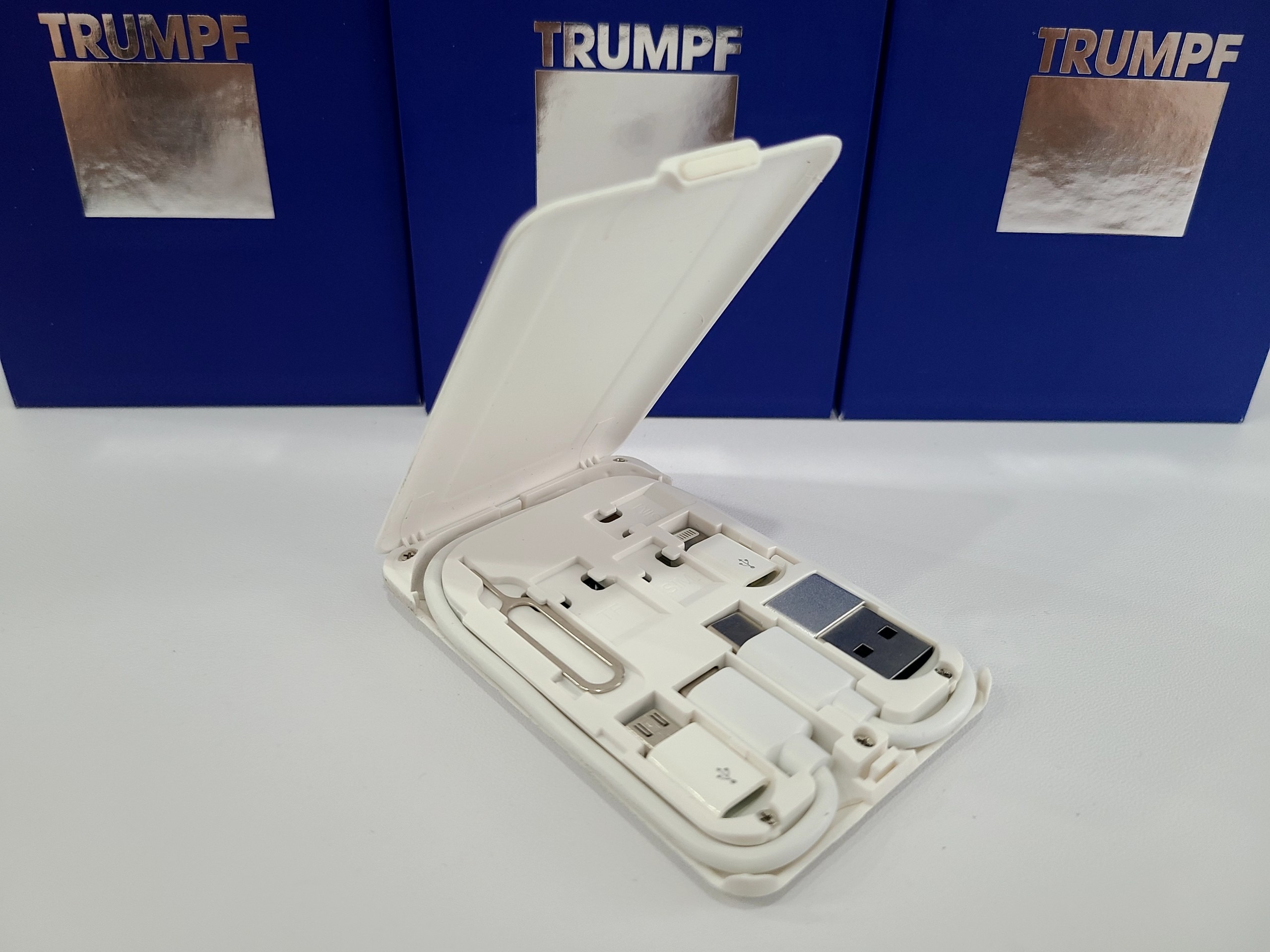 Bộ sạc nhanh không dây 15W đa năng Remax RP-W59 in logo TRUMPF Quà tặng công nghệ doanh nghiệp