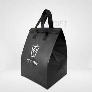Túi giữ nhiệt vải không dệt – In logo KOI Thé