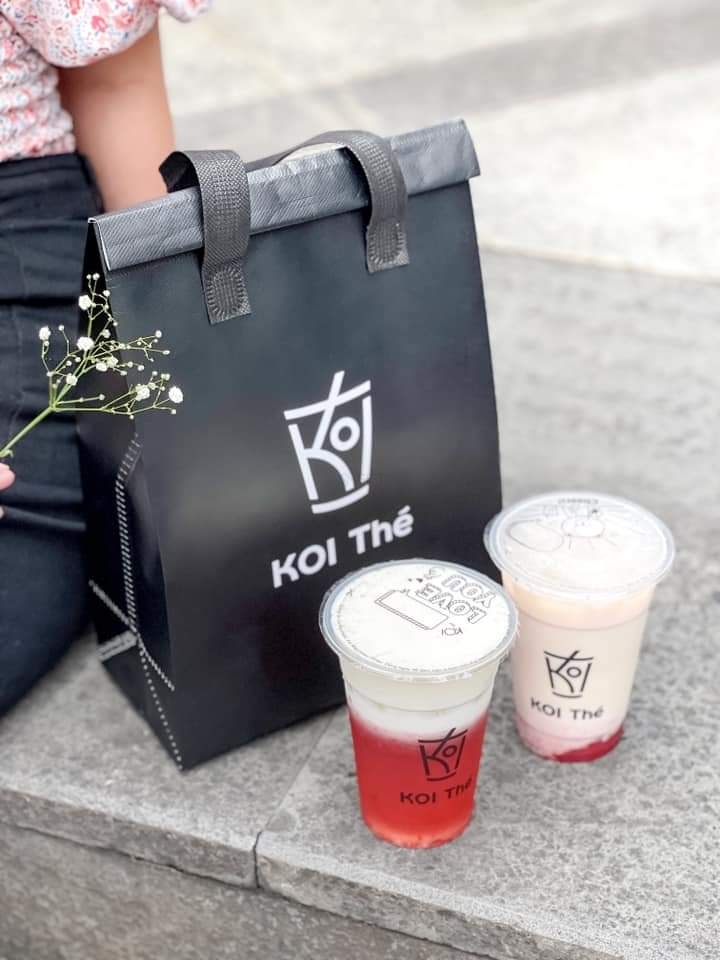 Túi giữ nhiệt vải không dệt in logo Koi Kafe Quà tặng công nghệ doanh nghiệp