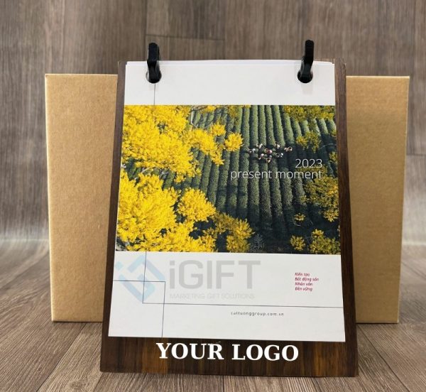 Lịch gỗ để bàn khắc logo - MS04