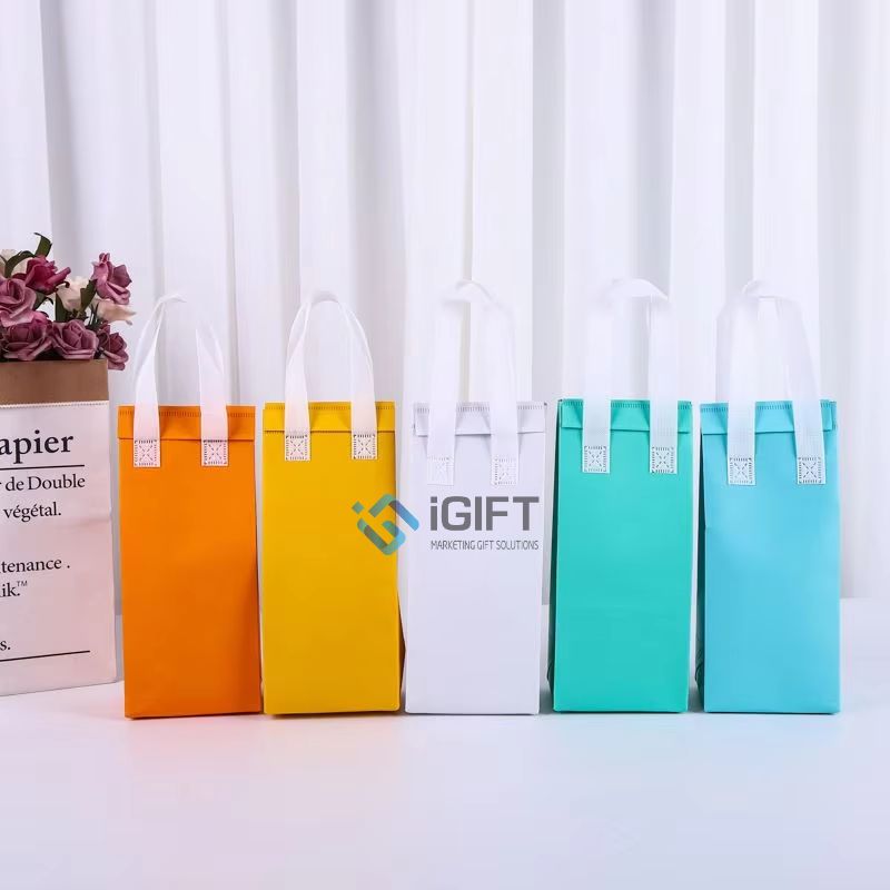iGIFT - Xưởng sản xuất túi giữ nhiệt đựng trà sữa in logo 2 chọn size túi giữ nhiệt giao trà sữa