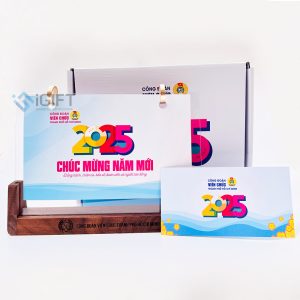 Bộ quà tặng năm mới -  in logo Công Đoàn Viên Chức TPHCM