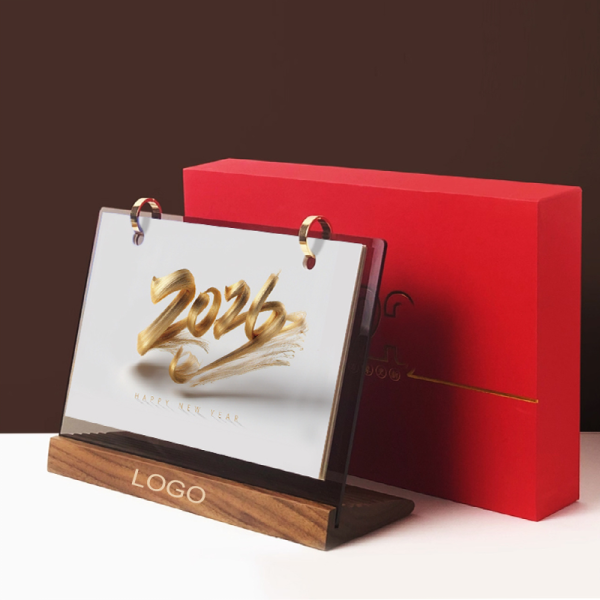 Lịch đế gỗ có khe gác bút - Khắc logo theo yêu cầu