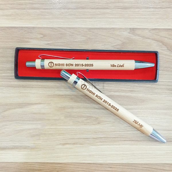 Bút gỗ khắc theo yêu cầu - Quà tặng văn phòng
