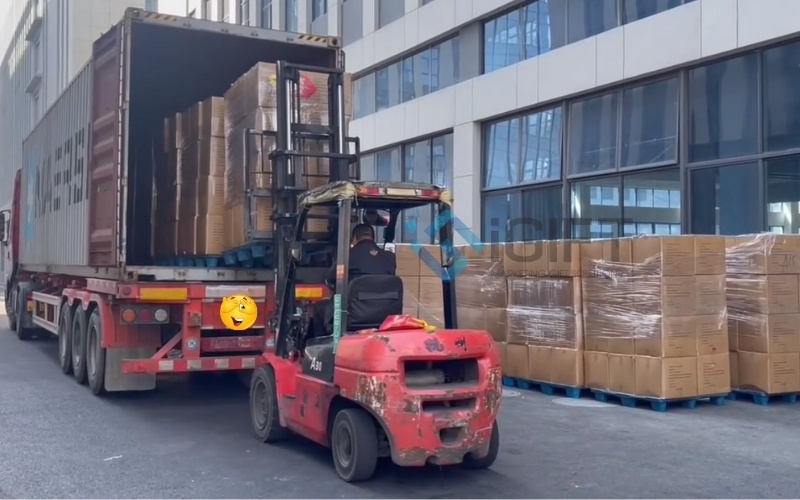 Sản xuất túi giữ nhiệt in logo tại xưởng | Tiến độ nhanh chóng 5 Sản xuất túi giữ nhiệt in logo tại xưởng | Tiến độ nhanh chóng Quà tặng công nghệ doanh nghiệp