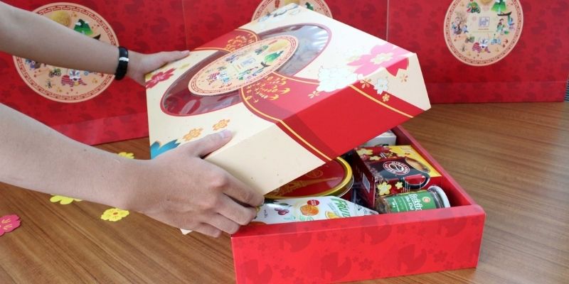 Hộp quà tết in logo doanh nghiệp 2027 - Sang trọng, chuyên nghiệp 3 hop-qua-tet-in-logo-cong-ty-nap-am-duong-1