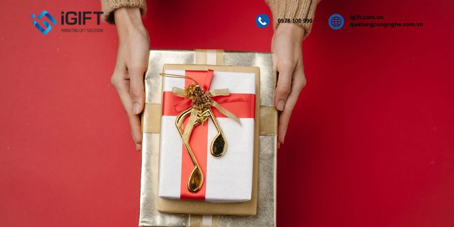 Quà tặng kỷ niệm 10 năm thành lập công ty: Gợi ý chọn quà ý nghĩa theo từng đối tượng 2 ky-niem-10-nam-thanh-lap-cong-ty-tang-qua-cho-ai