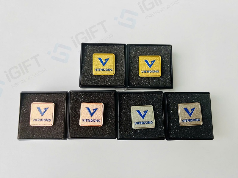 Huy hiệu logo công ty Viễn Đông, sản xuất theo yêu cầu
