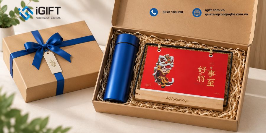 Set quà Tết kèm lịch gỗ in logo sang trọng cho doanh nghiệp 8 mau-bo-qua-tet-kem-lich-go-7